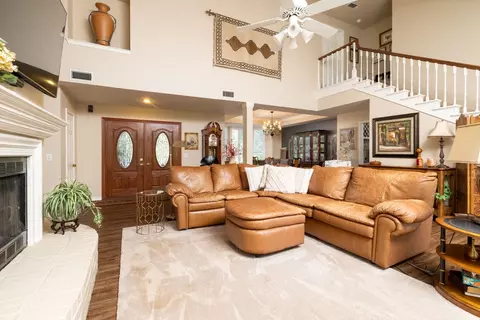 201 Hastings Dr, Runaway Bay, TX 76426