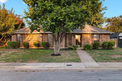 2728 Daybreak Dr, Dallas, TX 75287