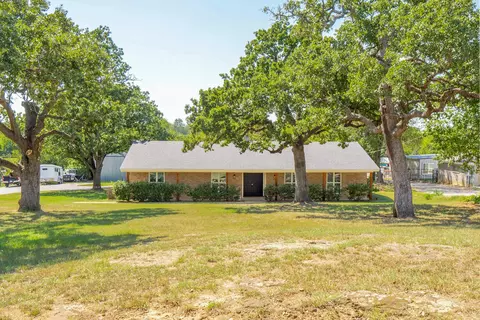 2010 Valley View Dr, Burleson, TX 76028