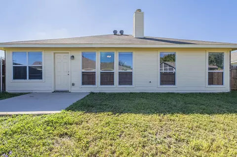 Exterior - 977 Crowder Dr, Crowley, TX 76036 photo 4 of 5