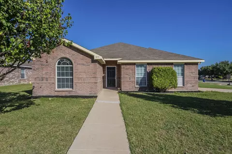 977 Crowder Dr, Crowley, TX 76036