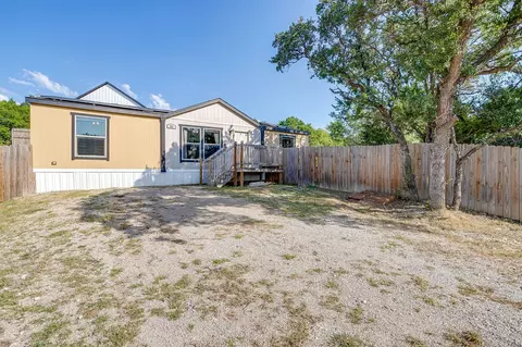 900 Tree Dr, Granbury, TX 76048