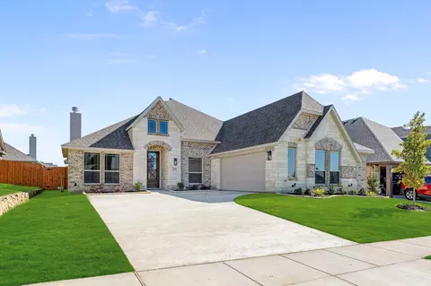 220 Comanche Trl, Alvarado, TX 76009