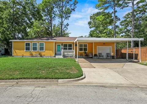 3217 Edith Ln, Haltom City, TX 76117
