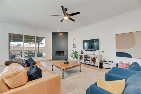 1813 Country Walk Ln, Wylie, TX 75098