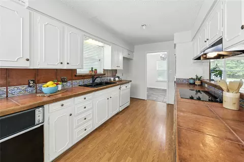 Kitchen - 205 W Ash Ln, Euless, TX 76039 photo 1 of 1