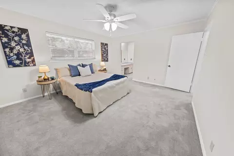 Bedroom - 205 W Ash Ln, Euless, TX 76039 photo 6 of 7