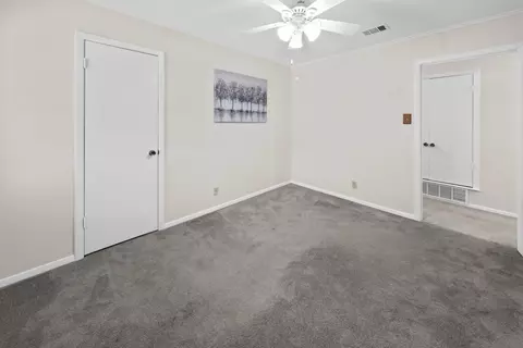 Bedroom - 205 W Ash Ln, Euless, TX 76039 photo 3 of 7