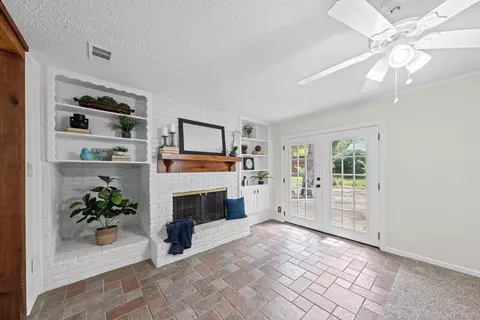 Living - 205 W Ash Ln, Euless, TX 76039 photo 1 of 4