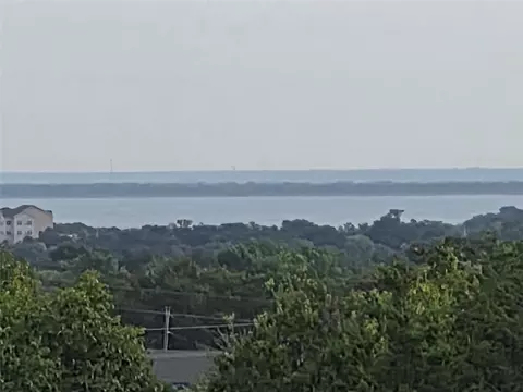 1400 White River Dr, Woodway, TX 76712