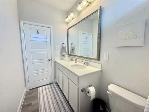 Bath - 816 10th St, Argyle, TX 76226 photo 4 of 5