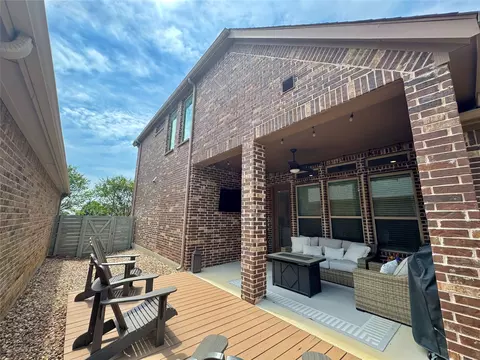 Exterior - 816 10th St, Argyle, TX 76226 photo 4 of 10