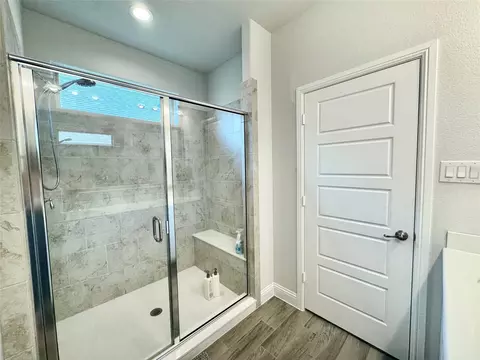 Bath - 816 10th St, Argyle, TX 76226 photo 2 of 5