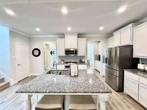 Kitchen - 816 10th St, Argyle, TX 76226 photo 5 of 6