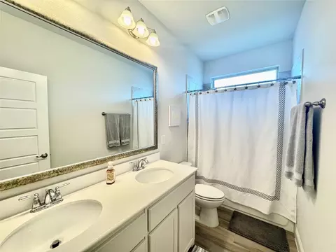 Bath - 816 10th St, Argyle, TX 76226 photo 5 of 5
