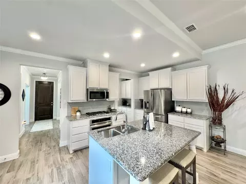 Kitchen - 816 10th St, Argyle, TX 76226 photo 4 of 6