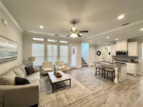 Living - 816 10th St, Argyle, TX 76226 photo 2 of 3