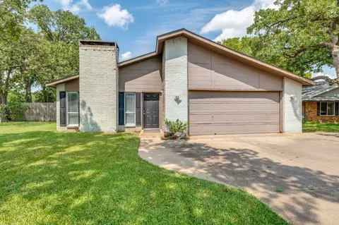 3001 Glenwood Ct, Bedford, TX 76021