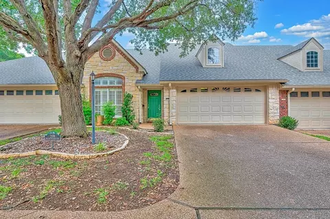 209 Pecan Village Cir, Waco, TX 76710