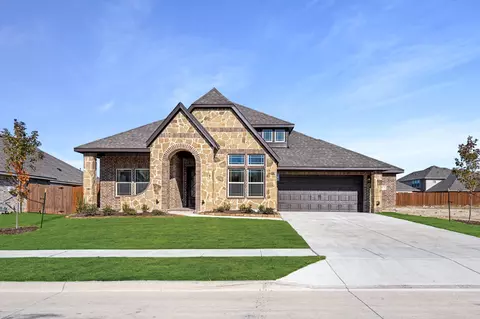413 Chestnut Ln, Glenn Heights, TX 75154