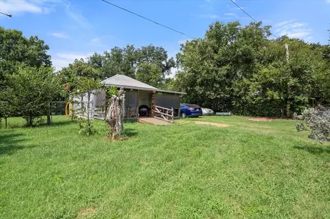 605 Skyline Rd, Grand Prairie, TX 75051