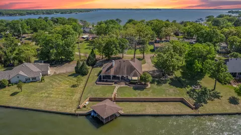 180 Surls Dr, Mabank, TX 75156