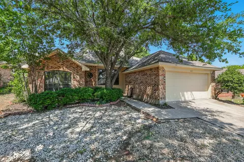 1027 Brittany Dr, Denton, TX 76209