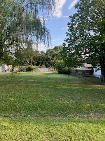 311 W Hunt St, Leonard, TX 75452
