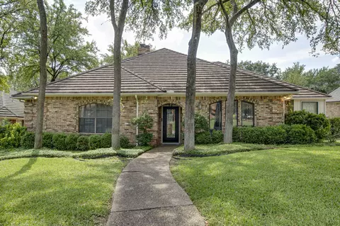 717 Reese Ln, Hurst, TX 76054