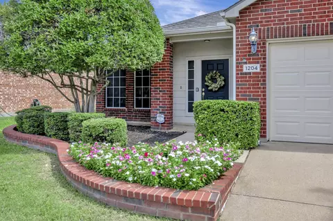 1204 Riverside Rd, Roanoke, TX 76262