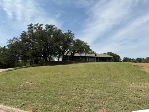 1320 Scotland Ave, Azle, TX 76020