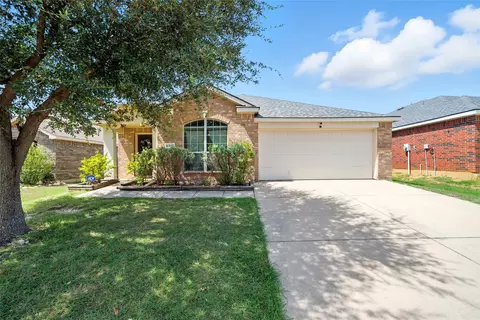 6337 Stone Lake Dr, Fort Worth, TX 76179