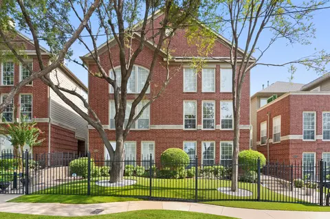 1005 W Bluff St, Fort Worth, TX 76102