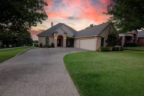 1205 Indian Lake Trl, Corinth, TX 76210