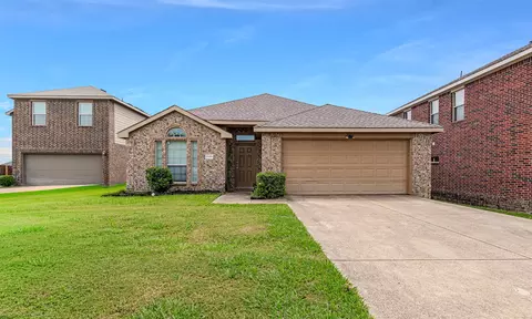 2508 Pioneer Bluffs Rd, Balch Springs, TX 75181