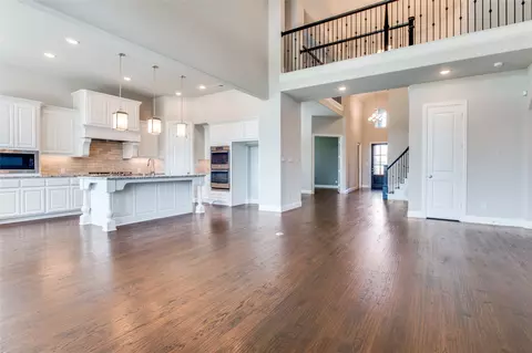 10813 Sycamore Falls Dr, Bartonville, TX 76226