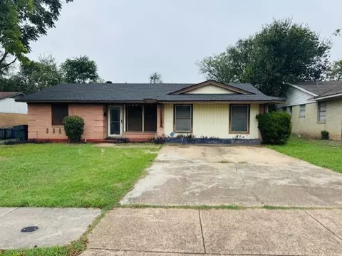 7411 Greenspan Ave, Dallas, TX 75232