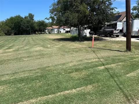 607 E Adams St, Itasca, TX 76055 photo 2