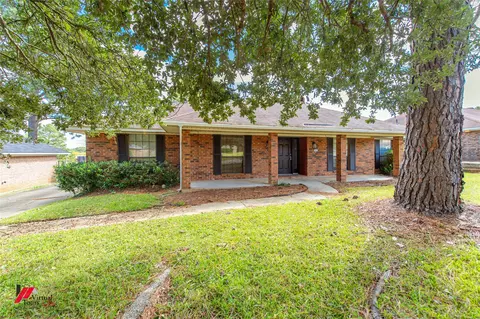 7923 Masters Dr, Shreveport, LA 71129