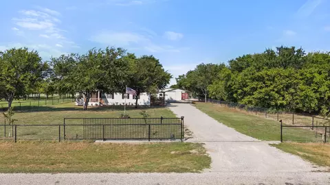 18950 Doubletree Dr, Justin, TX 76247