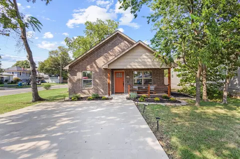 1031 W Gandy St, Denison, TX 75020