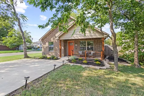 1031 W Gandy St, Denison, TX 75020