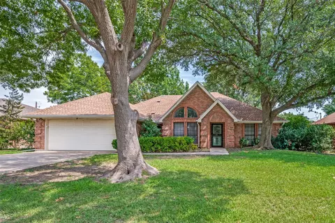 5708 Guadalajara Dr, North Richland Hills, TX 76180