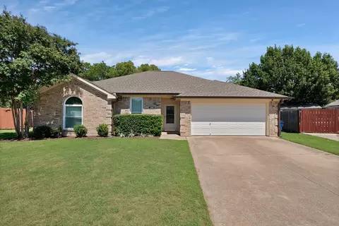 1008 Barbara Jean Ct, Burleson, TX 76028