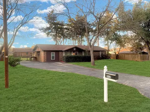 312 Berryhill Dr, Springtown, TX 76082