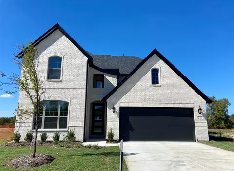 310 Devonshire Dr, Greenville, TX 75401