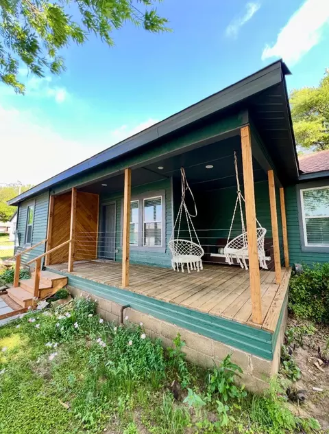 1003 E Columbia St, Weatherford, TX 76086