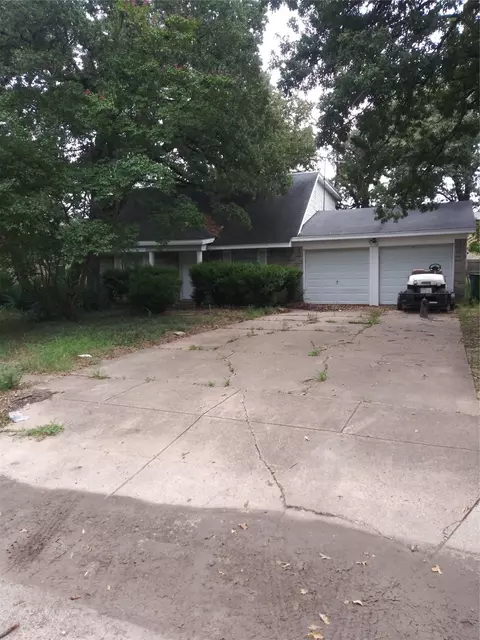 14620 Oakwood Ln, Balch Springs, TX 75180