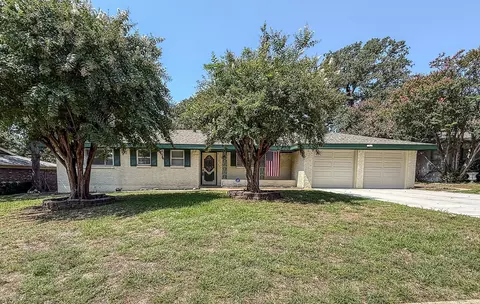 1137 Karla Dr, Hurst, TX 76053