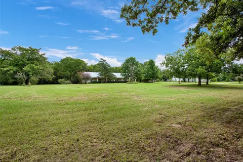 206 Clements Rd, Whitesboro, TX 76273